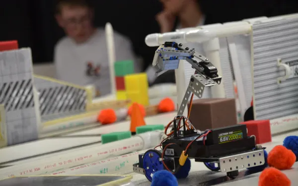 RaccoonOS Roboter im Botball-Wettbewerb